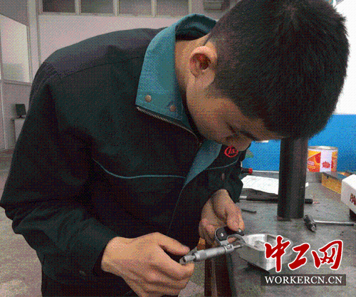 AG地址:武汉开展最大规模水上拆违(图1) AG真人